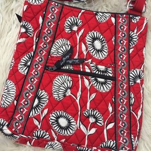 NWOT Vera Bradley Deco Daisy red hipster Crossbody